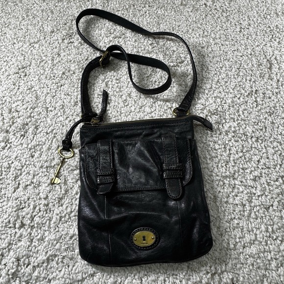 Fossil Handbags - Fossil Maddox Black Leather Zipper Closure Credit Card Crossbody Bag